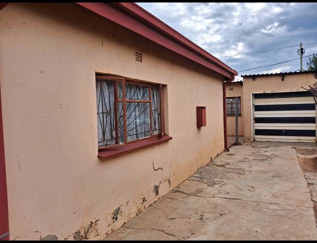 2 BEDROOM FREESTANDING FOR SALE IN JOUBERTON